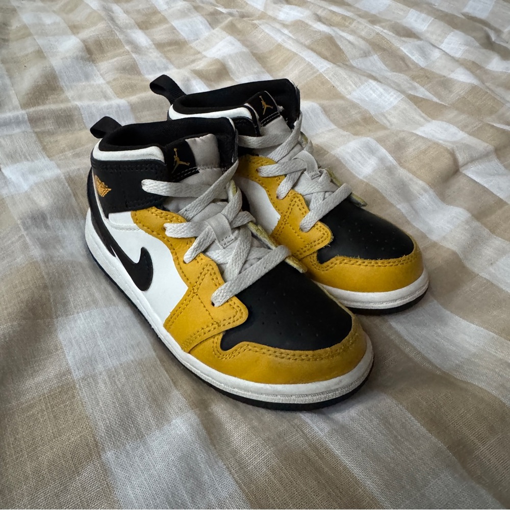 Nike Air Jordan 1 Mid Little Kids Size 10C - Yellow Ochre/Black-White - Picture 4 of 8
